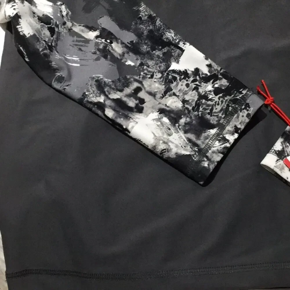 Hunter men’s M swim shirt upf 50 NWT